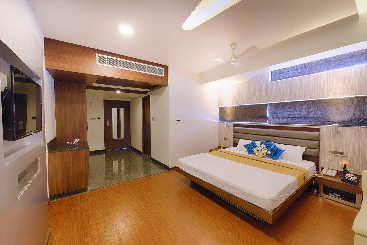 Hotel Priyadarshini Pride Hospet Extérieur photo