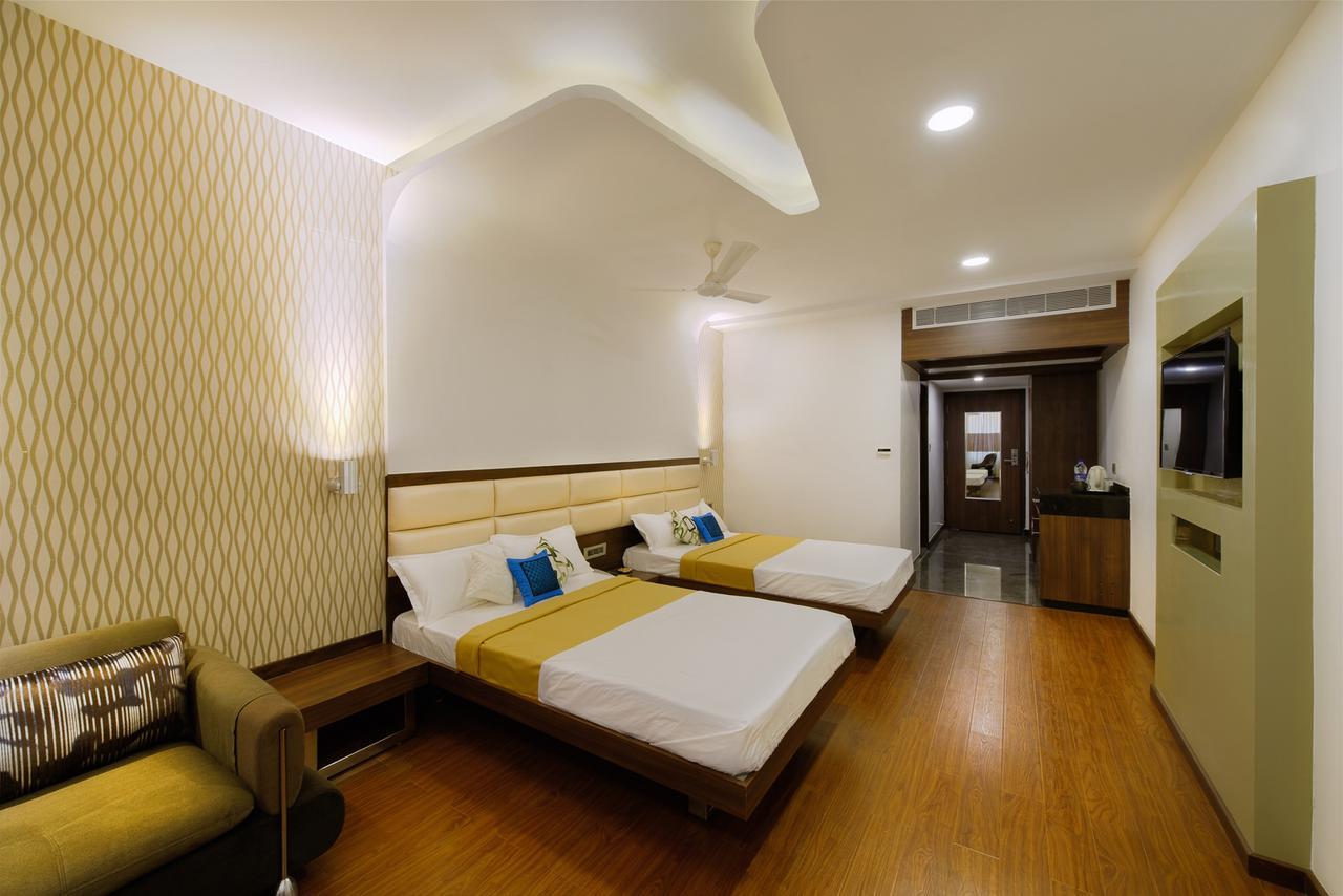 Hotel Priyadarshini Pride Hospet Extérieur photo